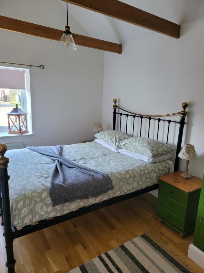 Oak Cottage With Private Log Fired Hot Tub Мейдстън Екстериор снимка