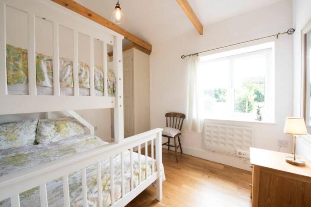 Oak Cottage With Private Log Fired Hot Tub Мейдстън Екстериор снимка